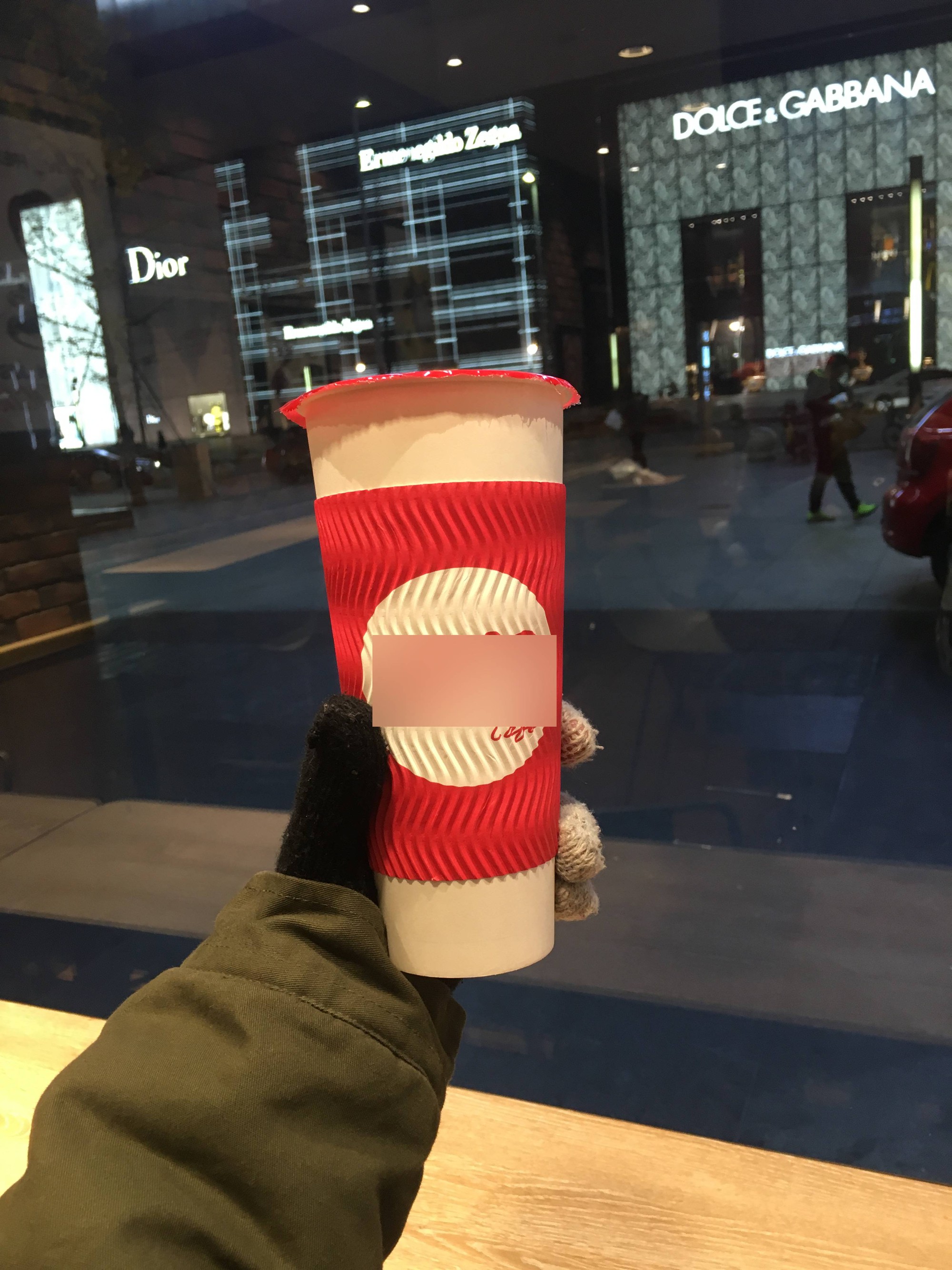 Khách Việt sững người khi lần đầu thử trà sữa ở Trung Quốc: 