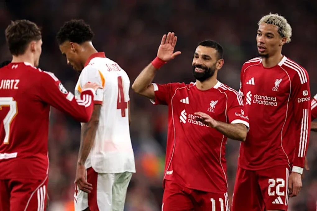 Mohamed Salah đi vào lịch sử Champions League, vượt xa huyền thoại Drogba - 1