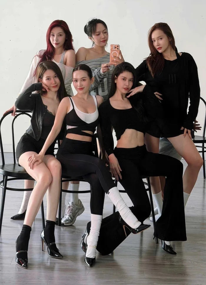 Mới sinh con 2 tháng, Nhã Phương đã tự tin "đọ sắc" dàn mỹ nhân Vbiz 1 Mới sinh con 2 tháng, Nhã Phương đã tự tin đọ sắc dàn mỹ nhân Vbiz