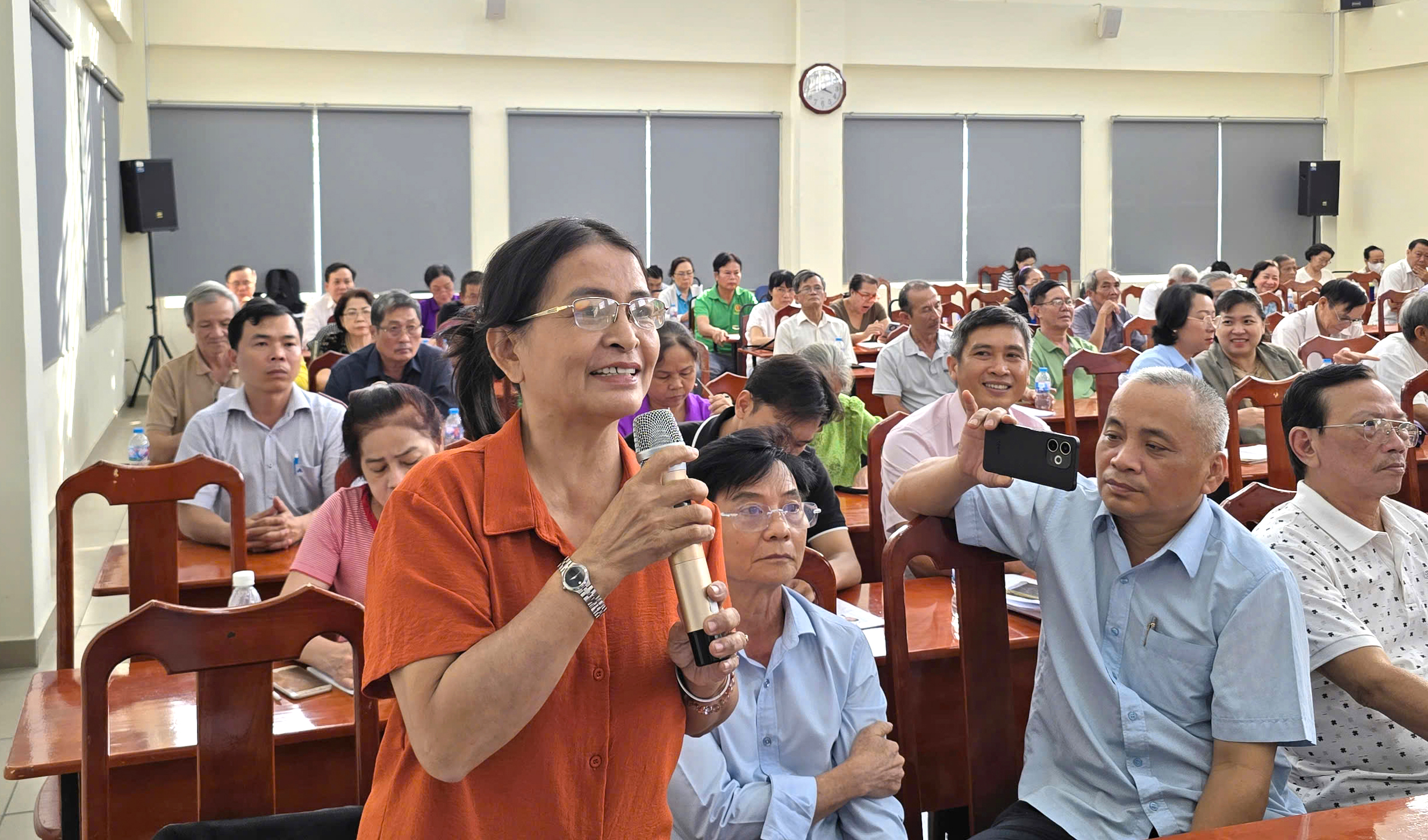 đại biểu - Ảnh 1.