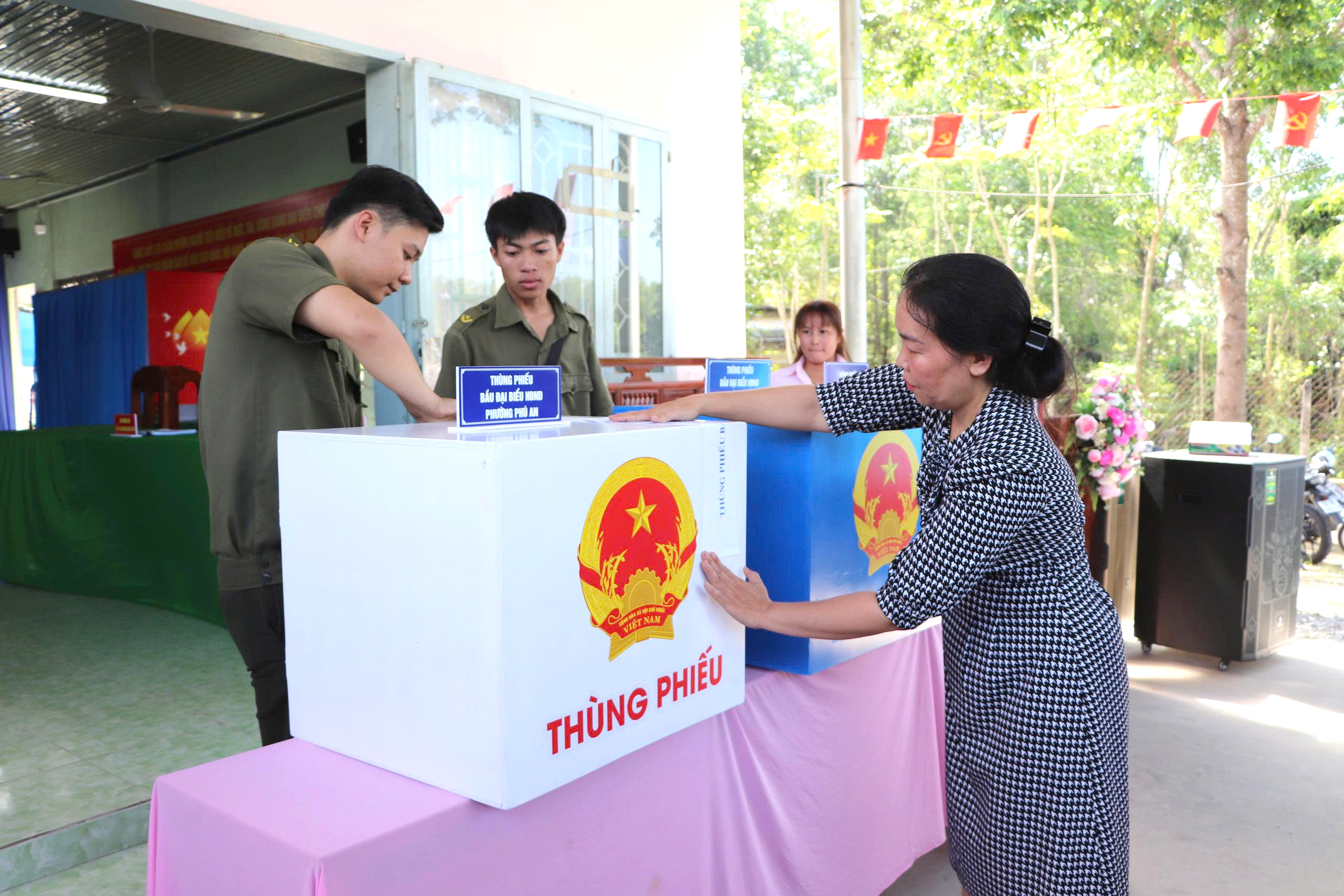 bầu cử - Ảnh 1.