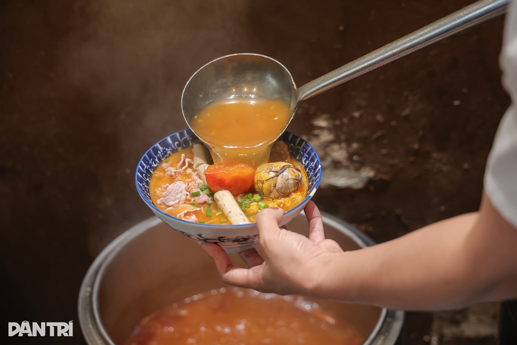 Một bát bún riêu ăn cho nhẹ bụng bằng 70 phút chạy bộ - 1
