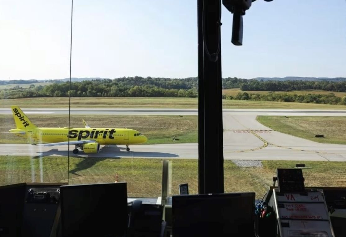 Một hãng hàng không giá rẻ nộp đơn phá sản 2 lần trong năm, sắp cắt giảm tới 2/3 đội bay- Ảnh 1.