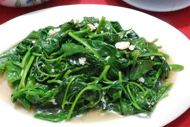 Một loại rau quen thuộc trong mâm cơm nhưng người xưa khuyên nên ăn vào đầu tuần để “mở vận”- Ảnh 1.