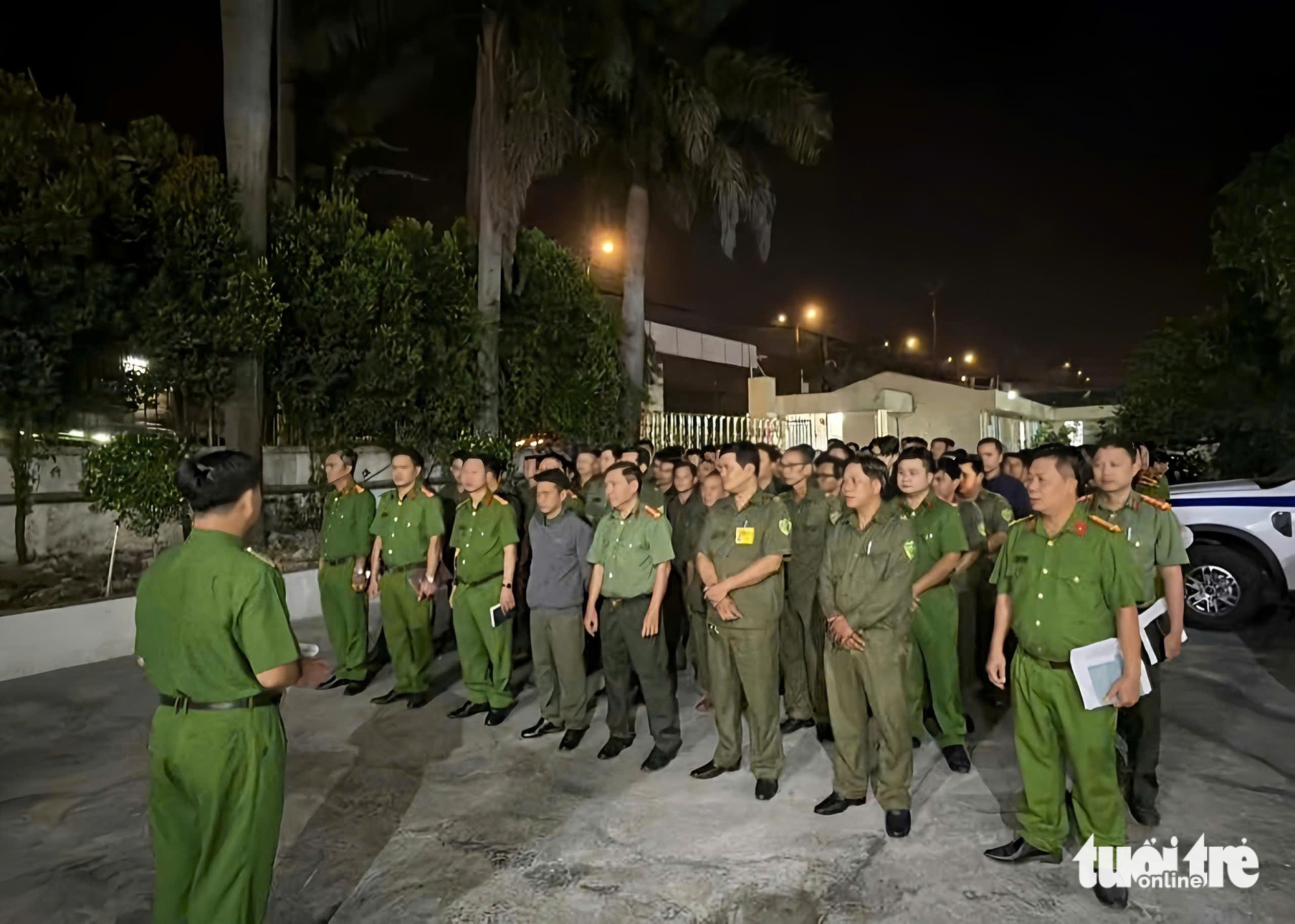 Một ngày bảo vệ 'ngày hội toàn dân' của công an cơ sở tại TP.HCM 1 Công an - Ảnh 1.