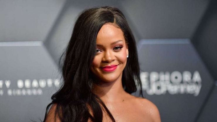 Biệt thự của ca sĩ Rihanna tại Beverly Hills vừa trúng khoảng 10 phát đạn trưa 8/3. IG.