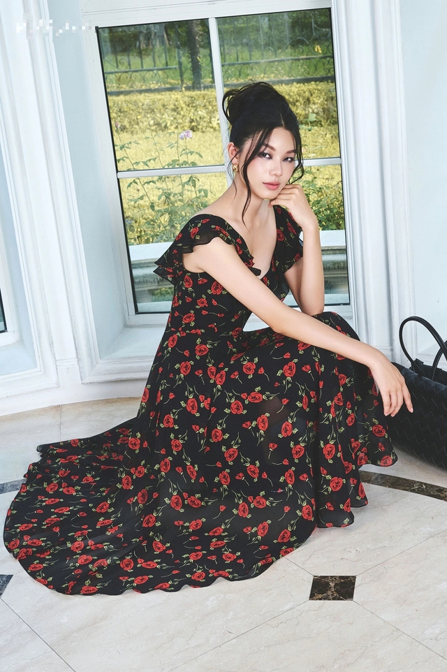 Mùa xuân, mùa diện váy họa tiết lãng mạn- Ảnh 2.