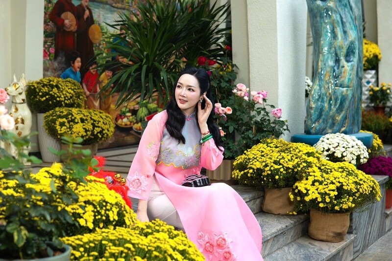 Mỹ nhân Vbiz sống trong biệt thự 1000m2 lộng lẫy như cung điện, đi mỏi chân vẫn không hết- Ảnh 5.