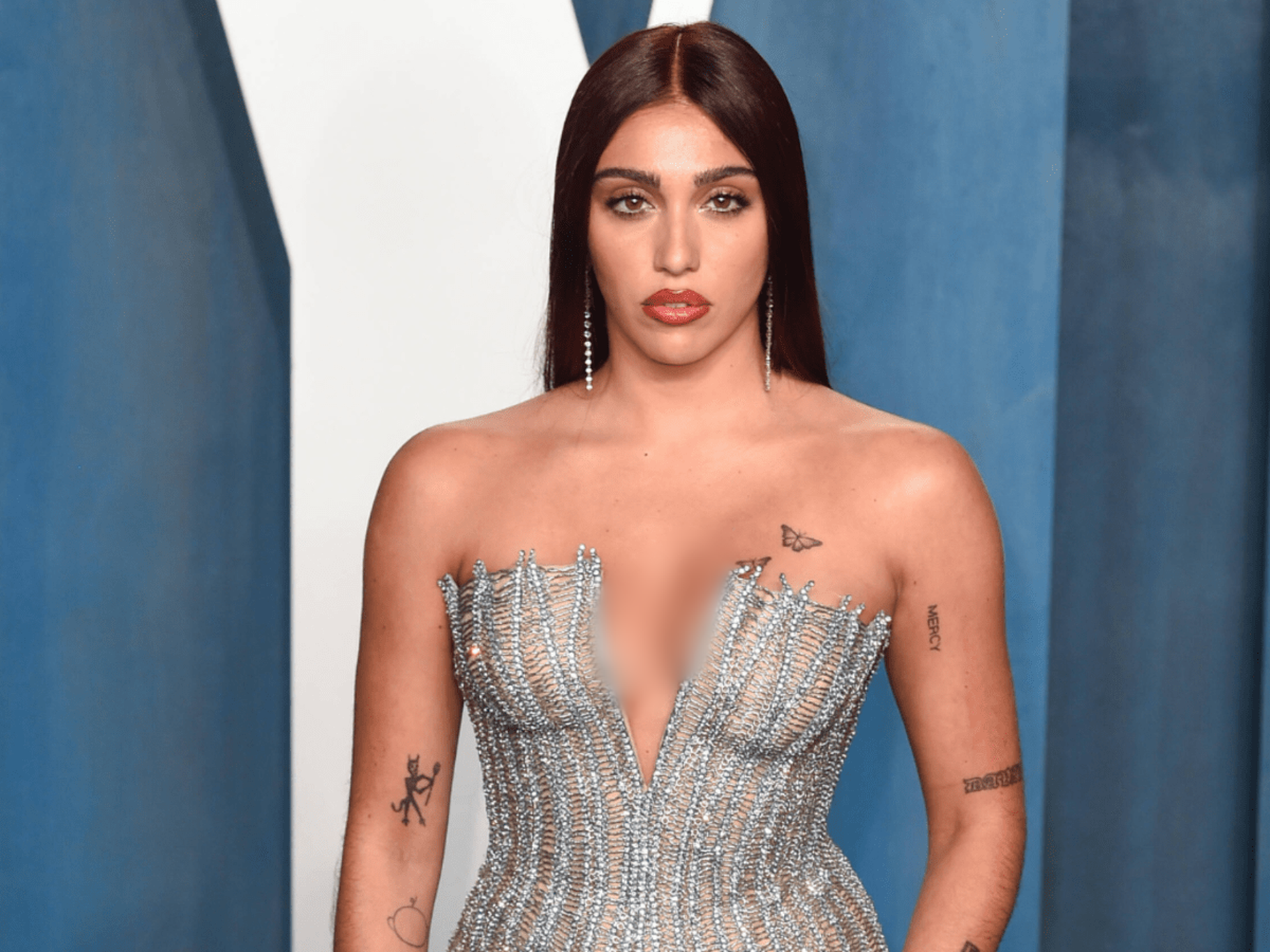 Mỹ nhân kế thừa phong cách thời trang hở bạo của Madonna - 13