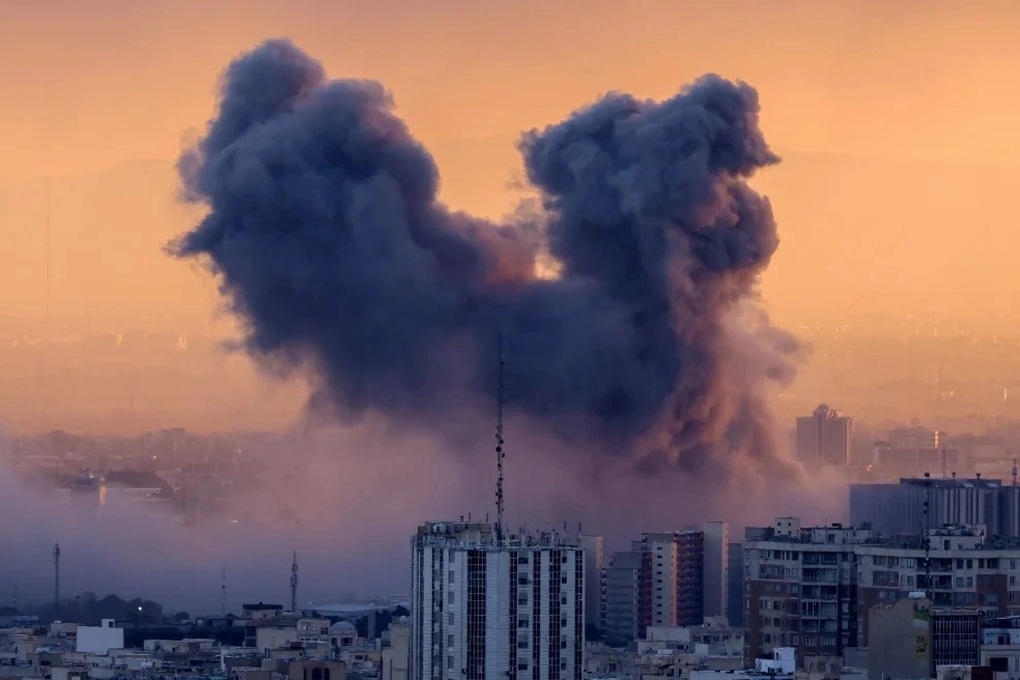 Mỹ tuyên bố tấn công sâu hơn, nêu 4 mục tiêu chiến dịch không kích Iran - 1