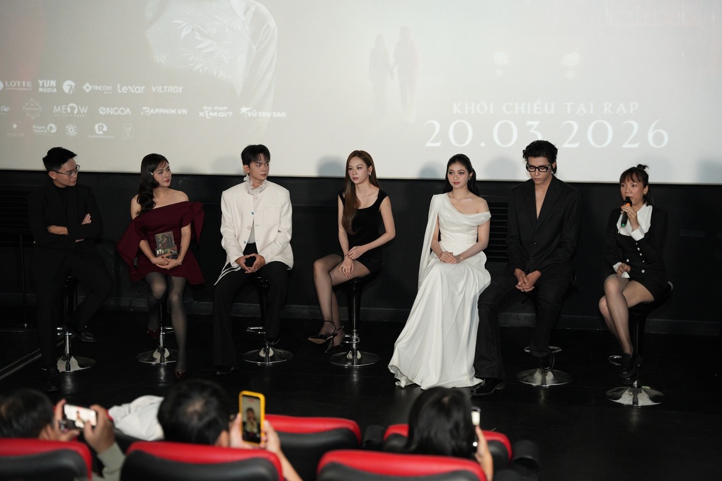 Nam chính Thỏ ơi lên tiếng về tranh cãi bình hoa di động - 1