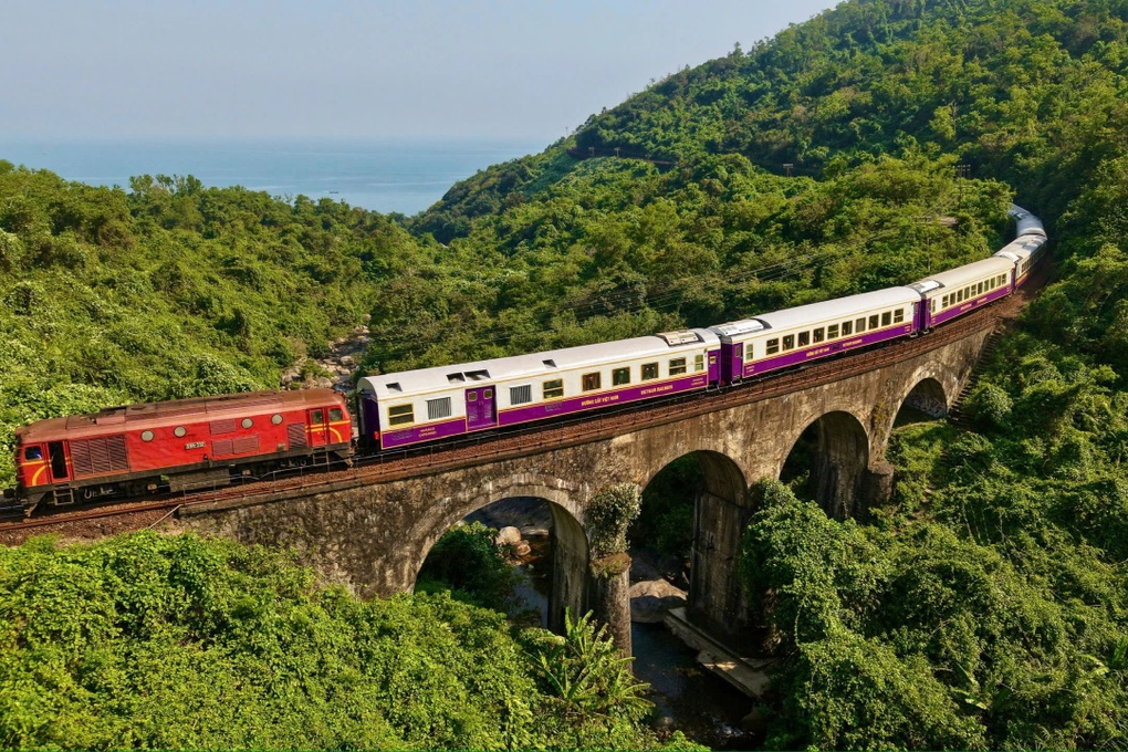 Nâng cấp đoàn tàu di sản đi qua đường sắt đáng trải nghiệm nhất thế giới - 1