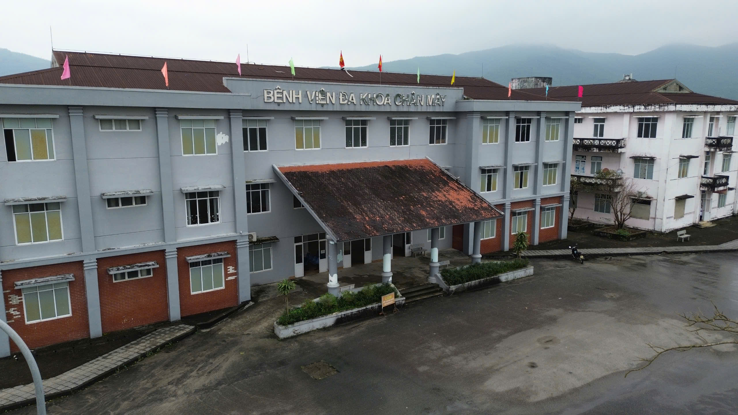 Nâng tầm Bệnh viện Chân Mây: Gấp lắm rồi! - Ảnh 1.