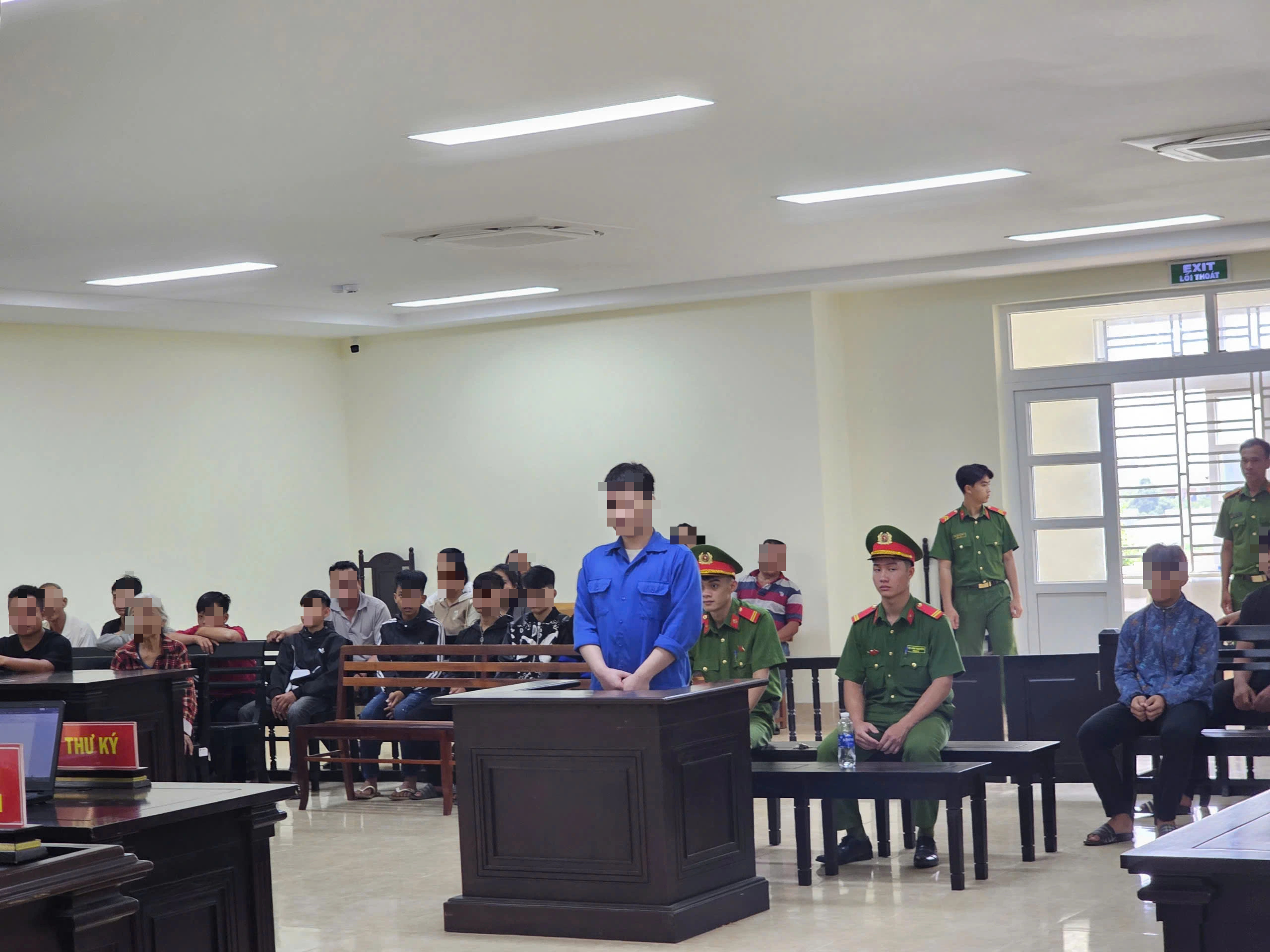 - Ảnh 1. - Ảnh 1.