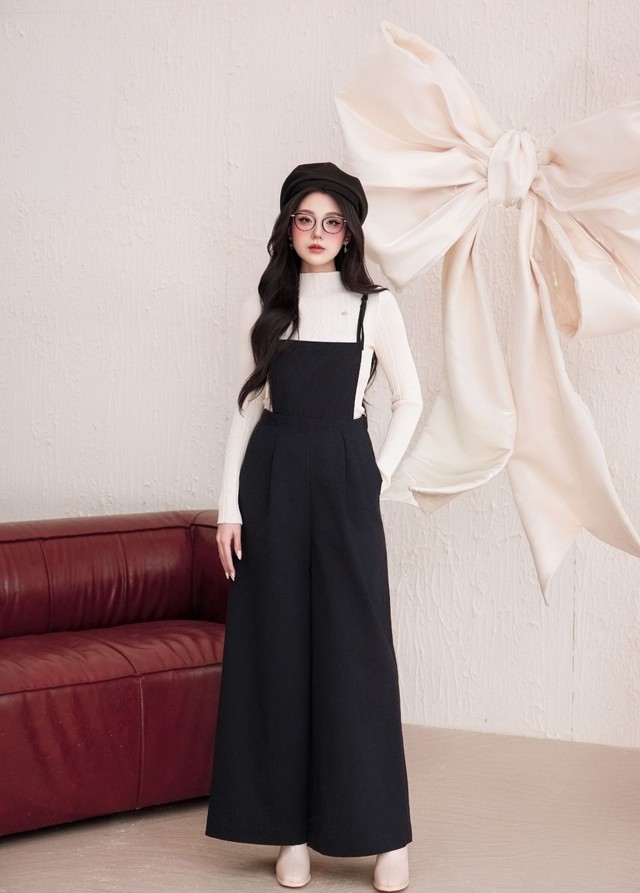 Nét đẹp thanh xuân cùng những chiếc quần, váy yếm- Ảnh 1. Nét đẹp thanh xuân cùng những chiếc quần, váy yếm- Ảnh 1.