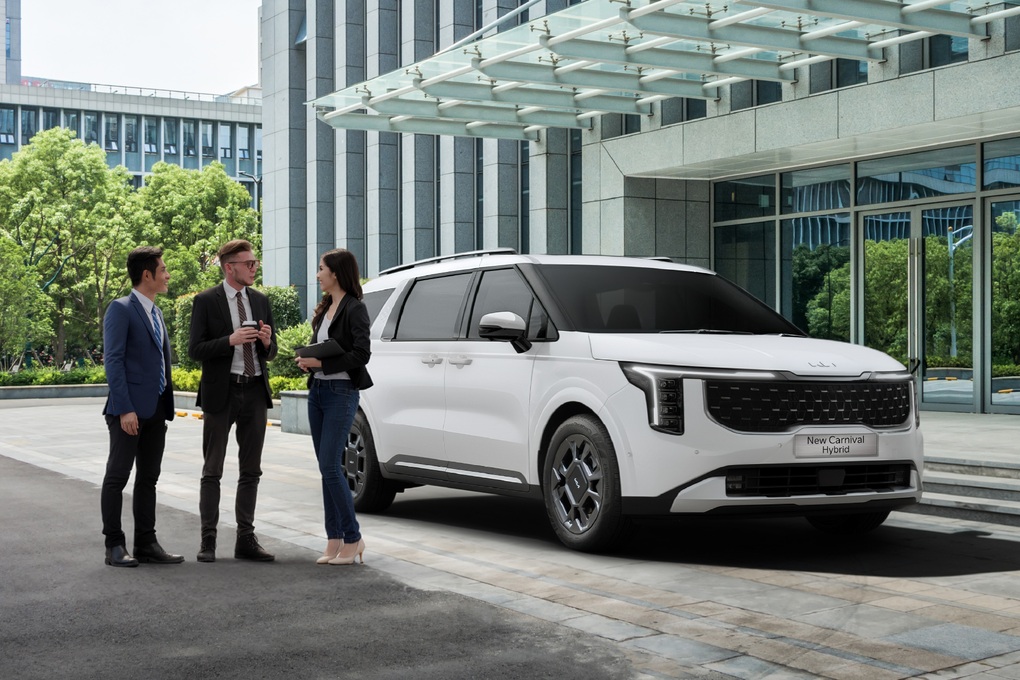 New Carnival Hybrid - Giải pháp di chuyển đáp ứng đa dạng nhu cầu khách hàng - 1