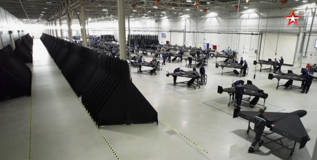 Nga tìm cách khiến Ukraine đắp chiếu loạt UAV đánh chặn - 1