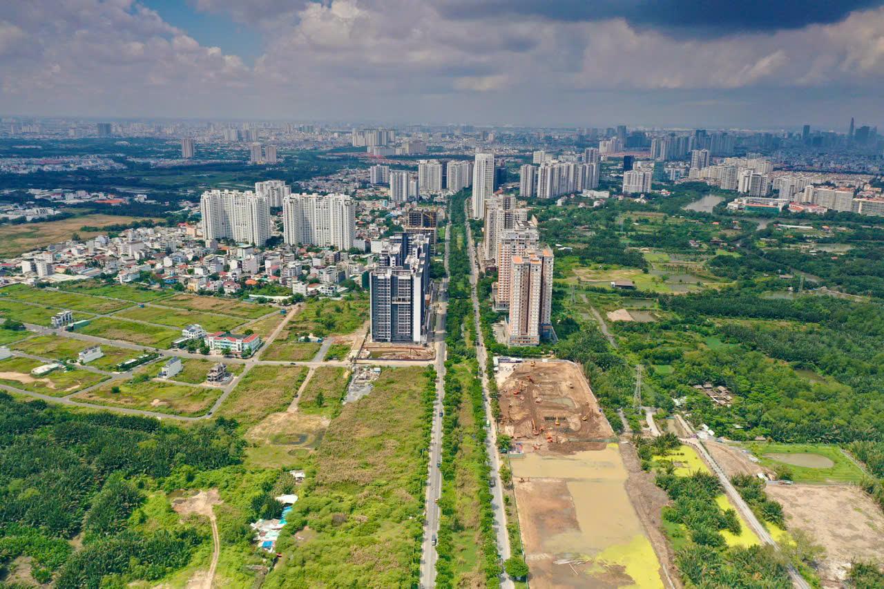 Ngân hàng thận trọng, phân tích các kênh doanh nghiệp bất động sản đang 'xoay tiền' 1 bất động sản - Ảnh 1.