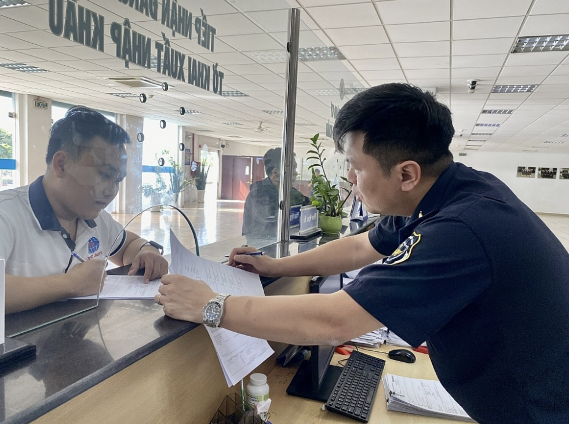 Ngành hải quan bảo trì hệ thống mạng, thay đổi bộ mã đơn vị mới, doanh nghiệp cần lưu ý - Ảnh 1.