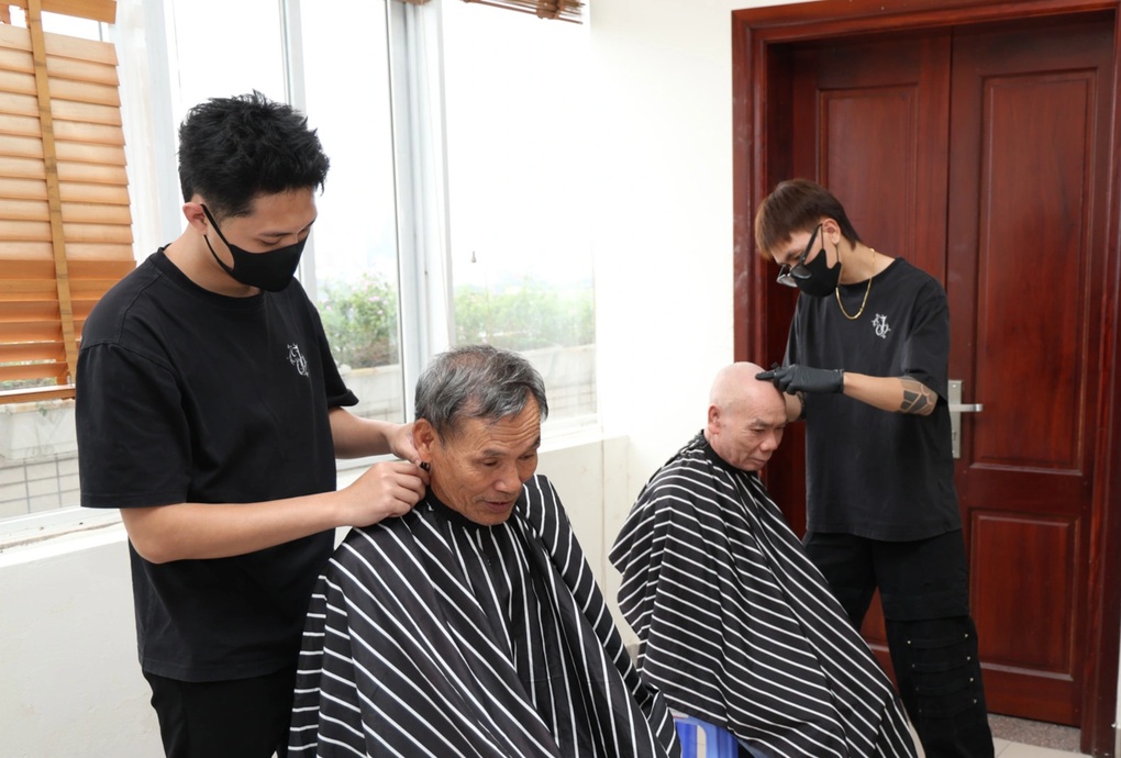 Nghề đặc biệt trong bệnh viện, không cầm dao mổ nhưng giúp xoa dịu nỗi đau - 4