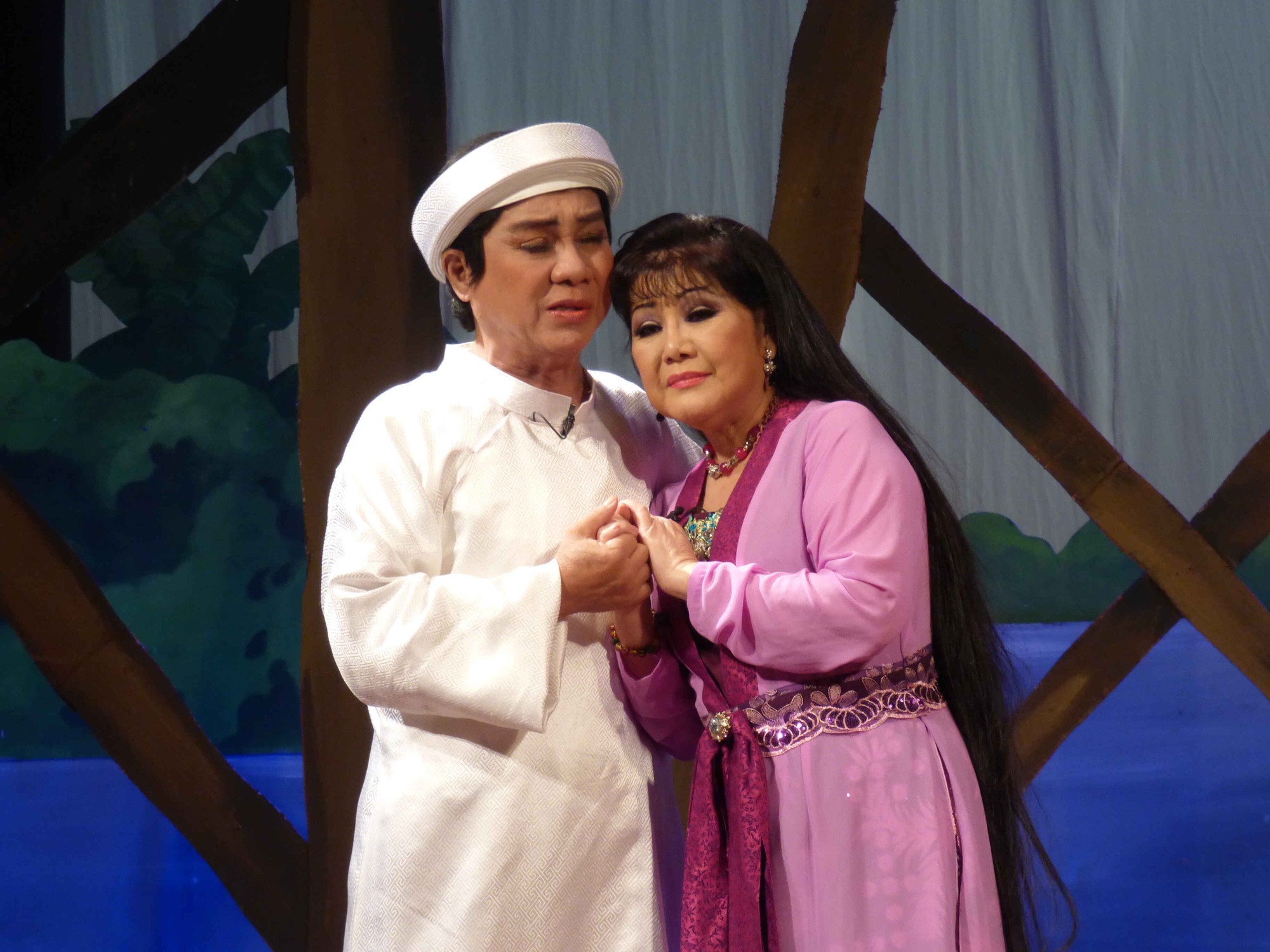 Nghệ sĩ hải ngoại trở về Việt Nam hát cải lương- Ảnh 1.