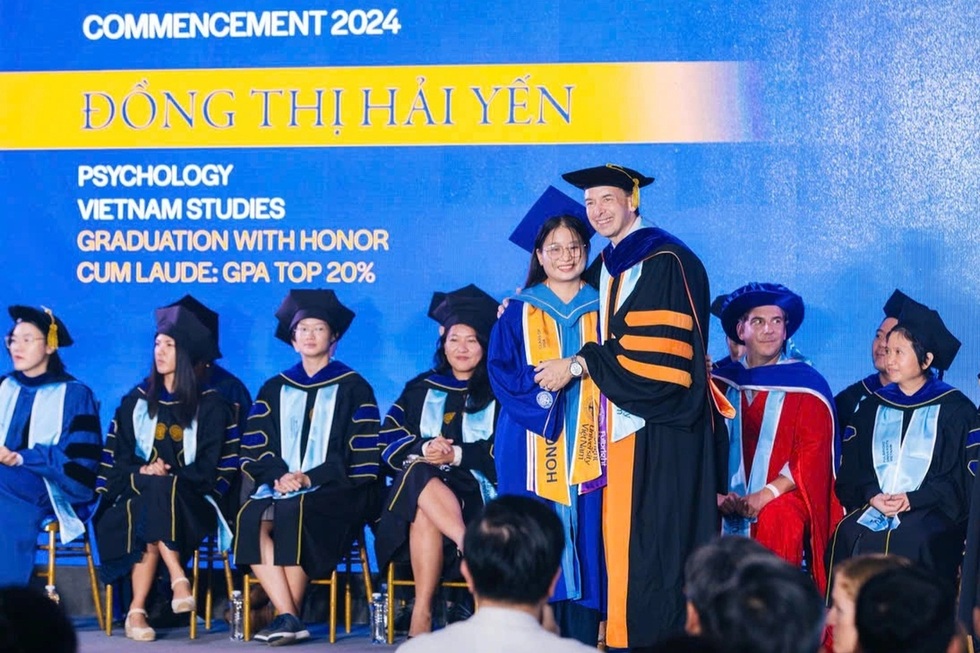 Nghĩ về “thanh xuân rực rỡ” trong tháng thanh niên - 1