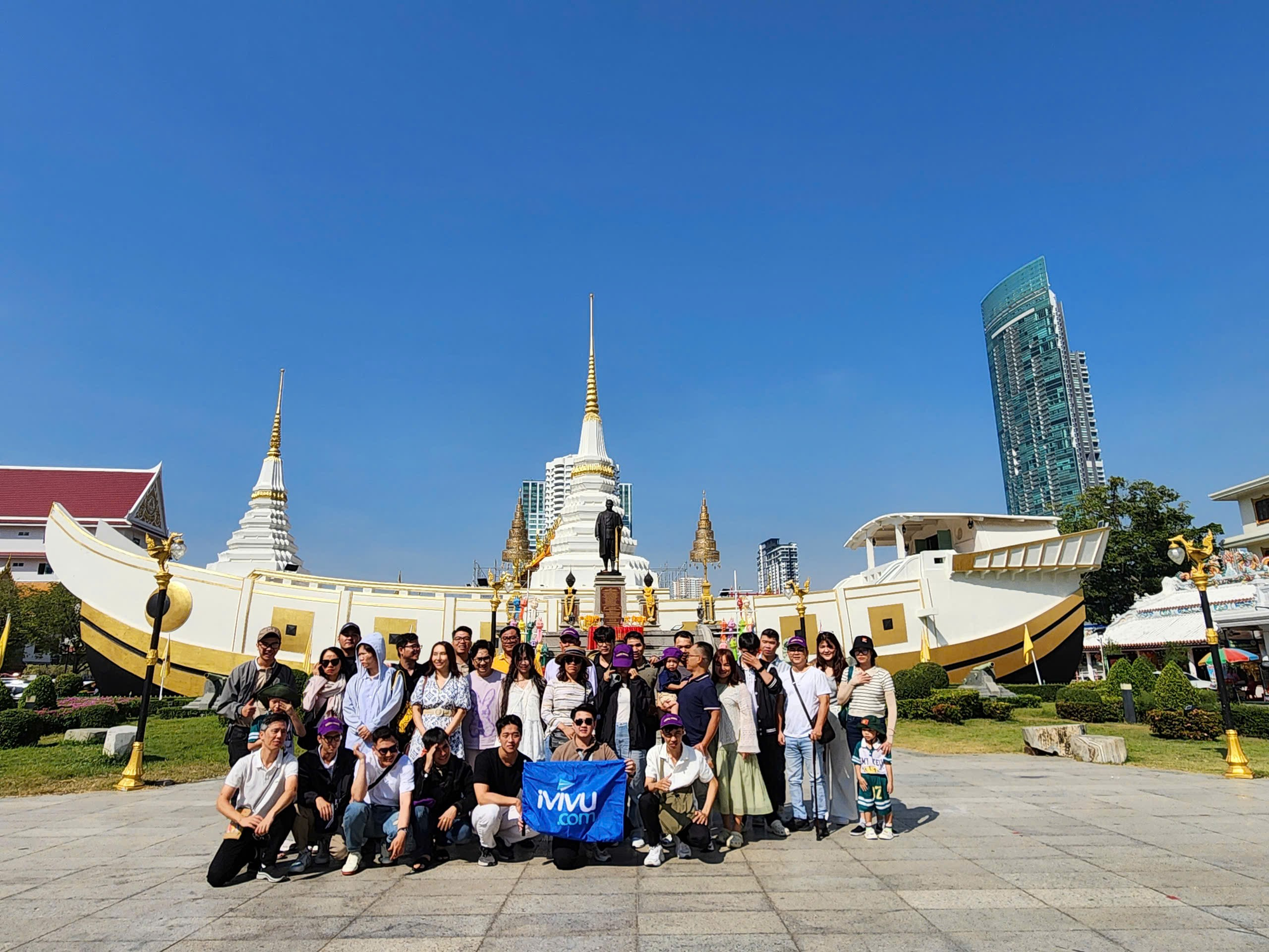 Hộ chiếu Việt Nam tăng thêm 7 bậc trên bảng xếp hạng: Người Việt có thể đi đâu mà không phải xin visa?- Ảnh 1.