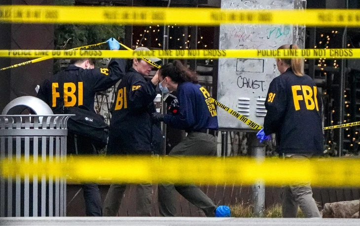 Người đàn ông ủng hộ Iran xả súng quán bar ở Mỹ, 2 người chết, 14 người bị thương 1 xả súng - Ảnh 1.