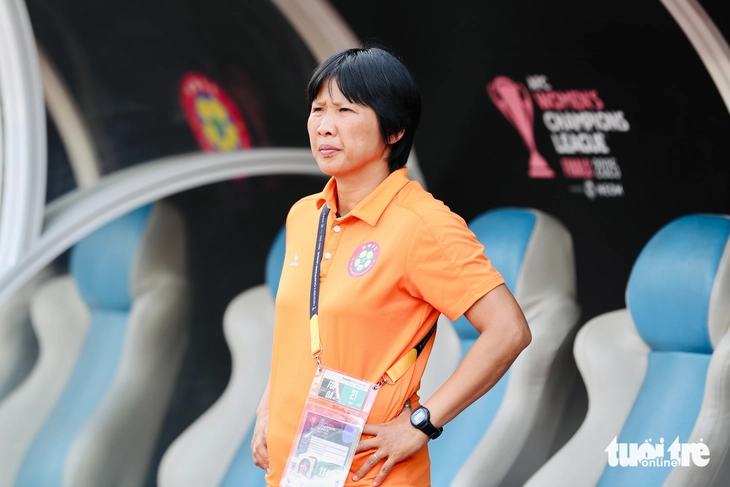 Người hâm mộ ủng hộ HLV nữ dẫn dắt tuyển nữ Việt Nam 3 huấn luyện viên - Ảnh 3.