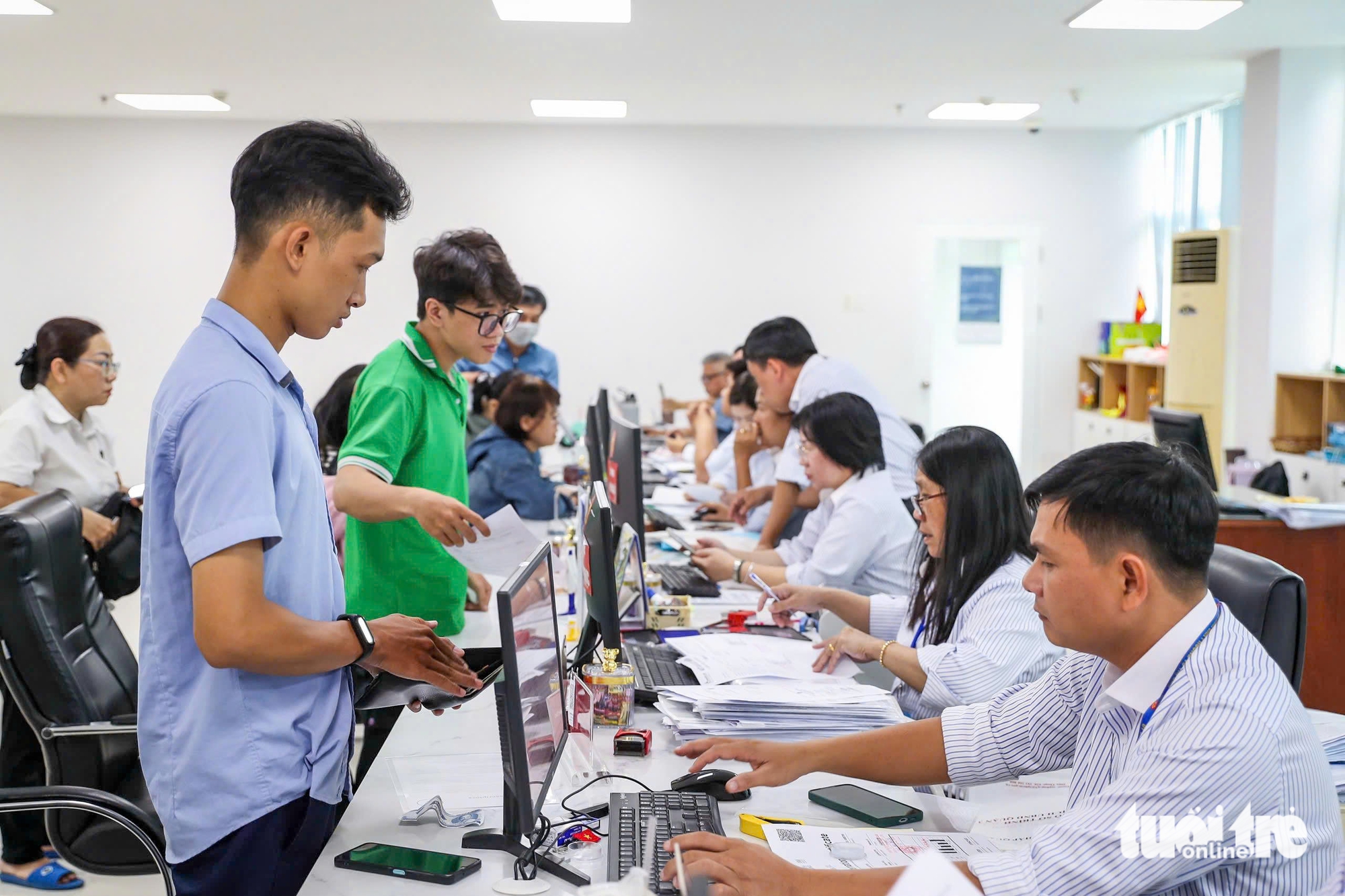 Người hoạt động không chuyên trách cấp xã không thuộc diện tăng lương từ 1-7 1 tăng lương - Ảnh 1.