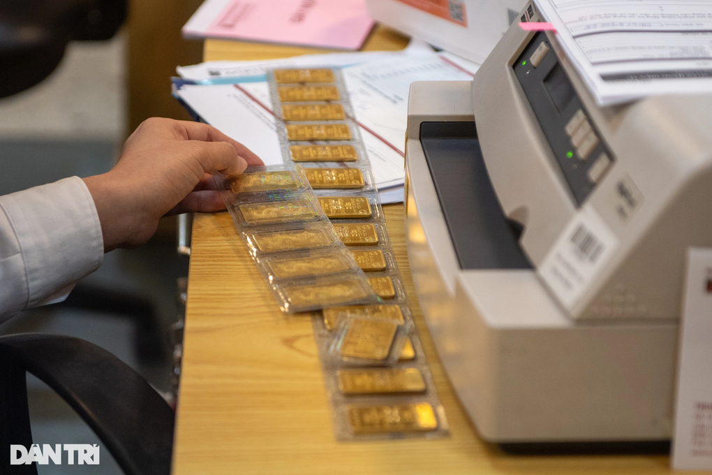 Người mua lỗ ngay 9 triệu đồng/lượng sau một tuần mua vàng - 1