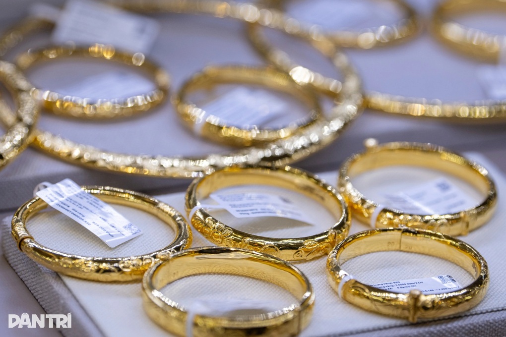 Người mua vàng lỗ gần 23 triệu đồng/lượng nếu lỡ “đu đỉnh” - 1
