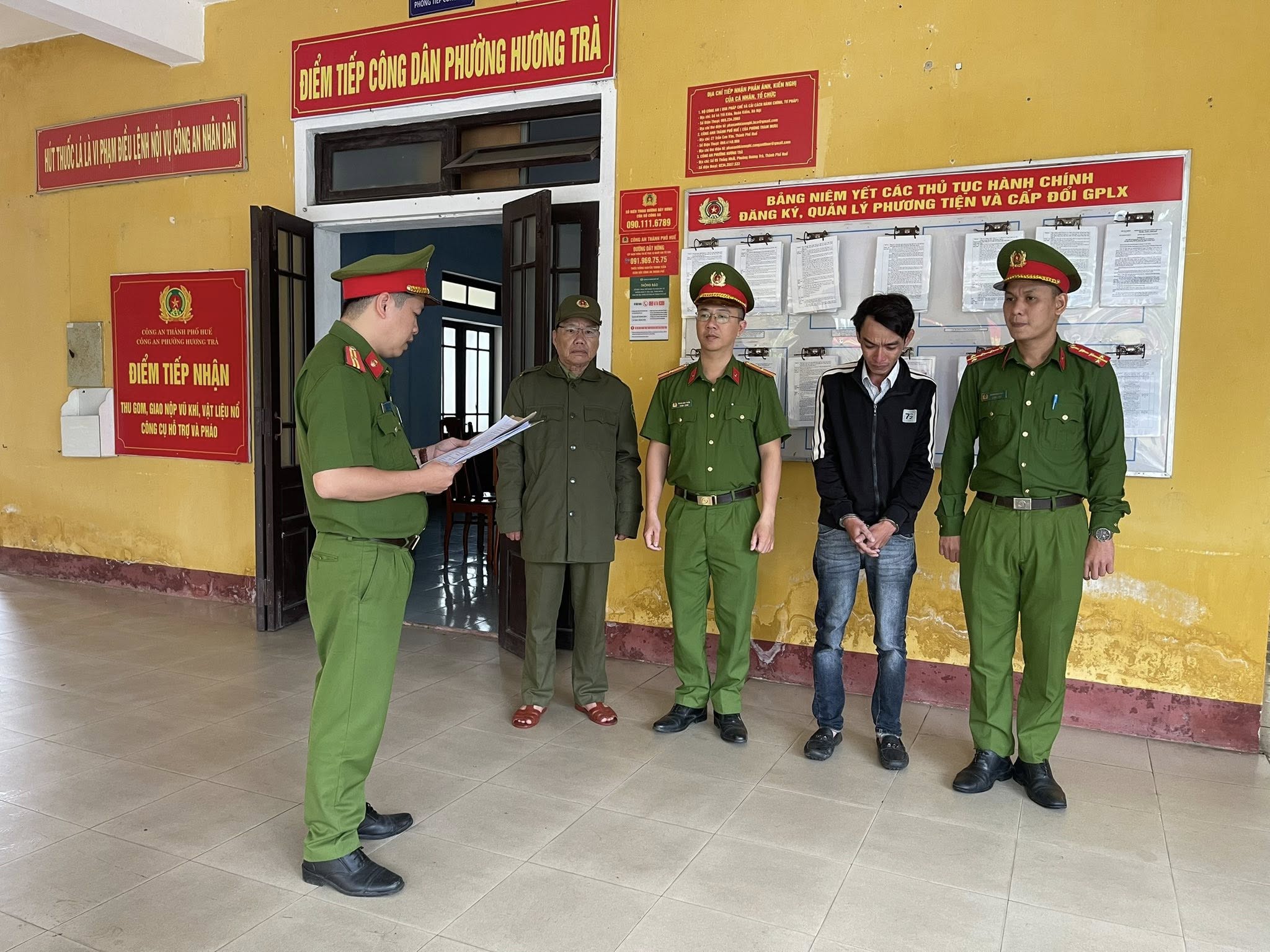 Người phụ nữ bị lừa khi mua vàng trên mạng xã hội với giá rẻ bất ngờ - Ảnh 2.