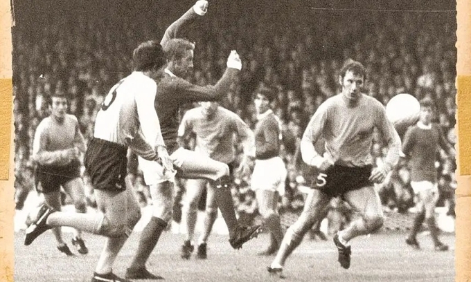 Hull City gặp Man Utd ở bán kết Watney Cup trên sân Boothferry, thành phố Kingston upon Hull, Vương quốc Anh tối 5/8/1970. Ảnh: Hull City