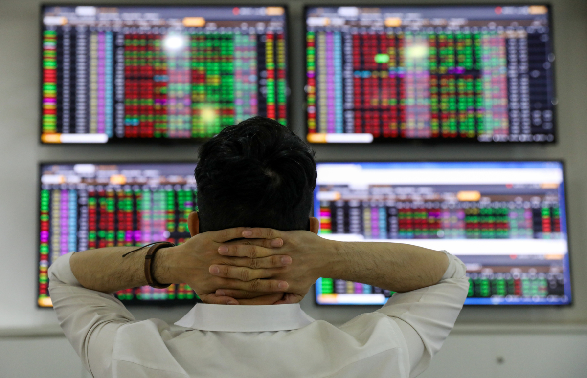 Nha dau tu ban thao co phieu dau khi