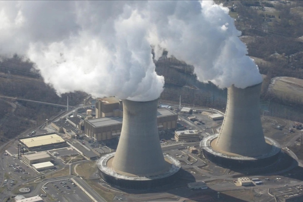 Nhà máy điện hạt nhân Iran trúng hỏa lực - 1