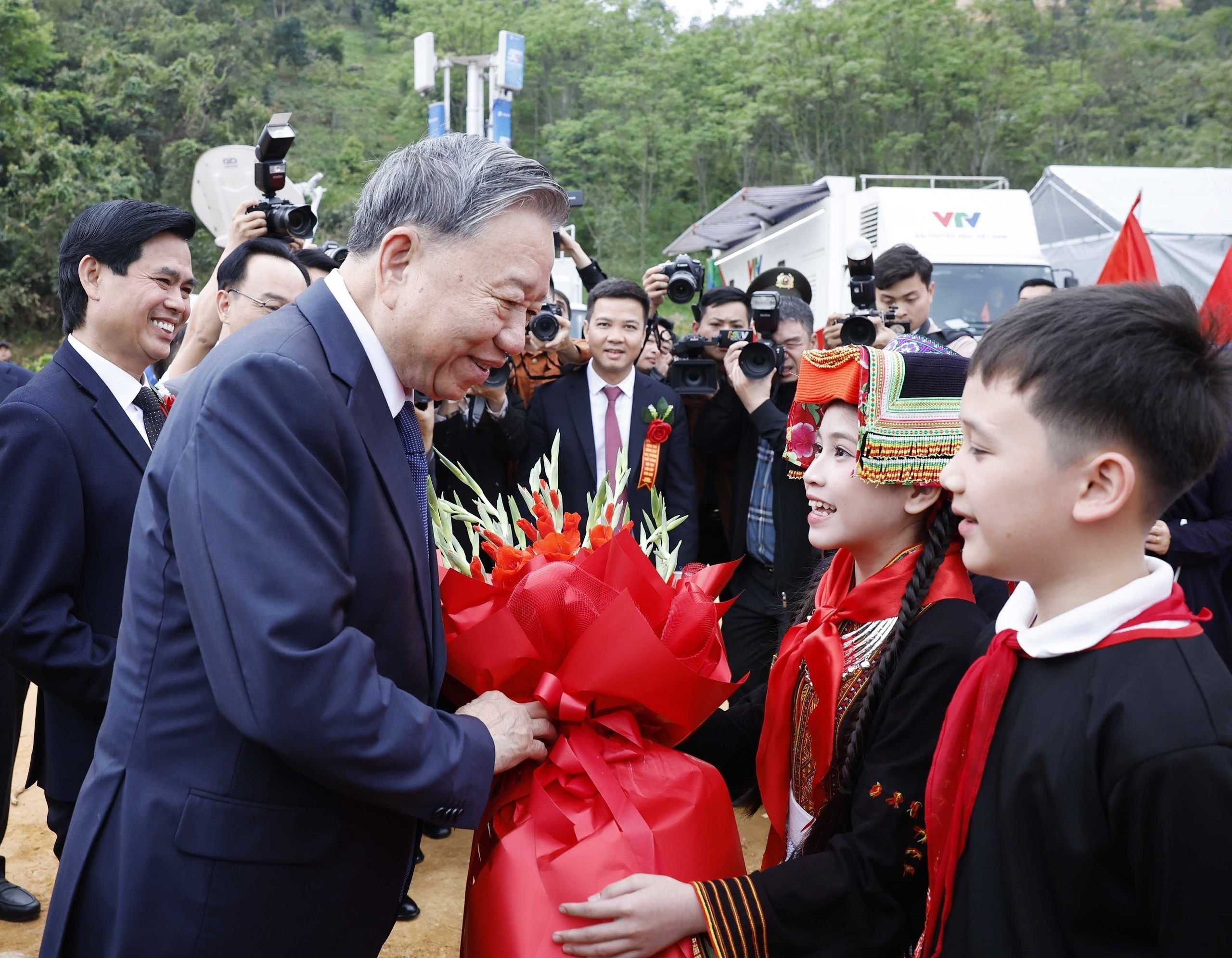 Tổng Bí thư: Nhà trường phải thực sở trở thành 'ngôi nhà thứ hai' ấm áp- Ảnh 1.