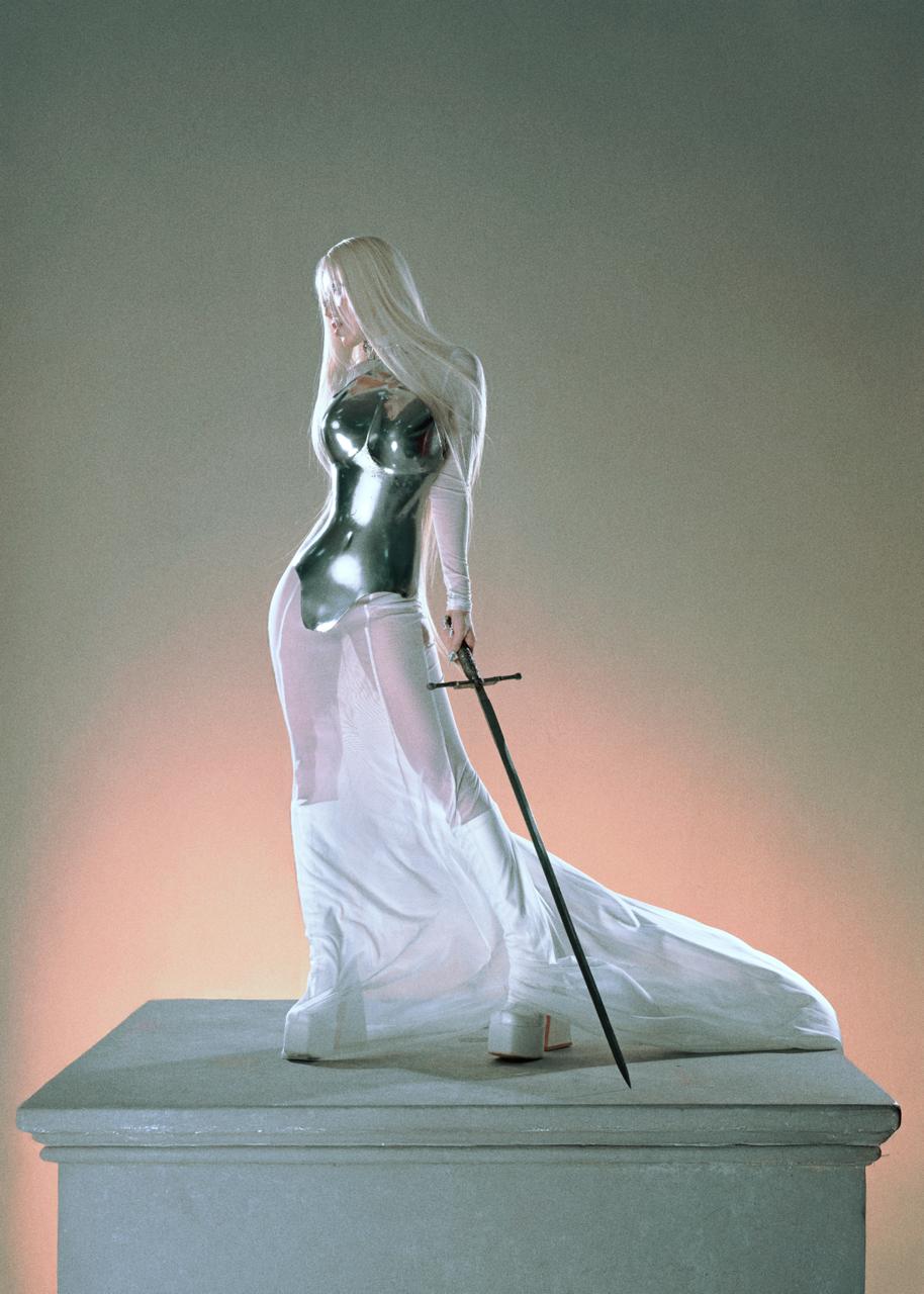 Nhạc mới của nữ ca sĩ nhiều content nhất showbiz nghe rất cuốn, ai lụy tình chớ nghe buổi đêm- Ảnh 2.