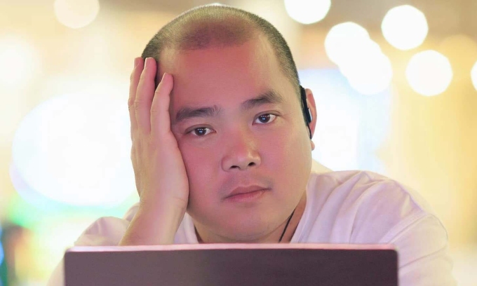 Nhạc sĩ Minh Khang trong hậu trường của một đêm nhạc ở Phú Quốc năm 2024. Ảnh: Facebook Nhân vật