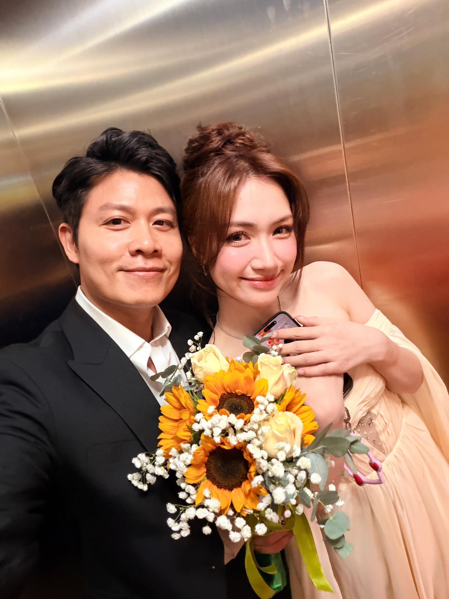 Nhạc sĩ tỷ view 