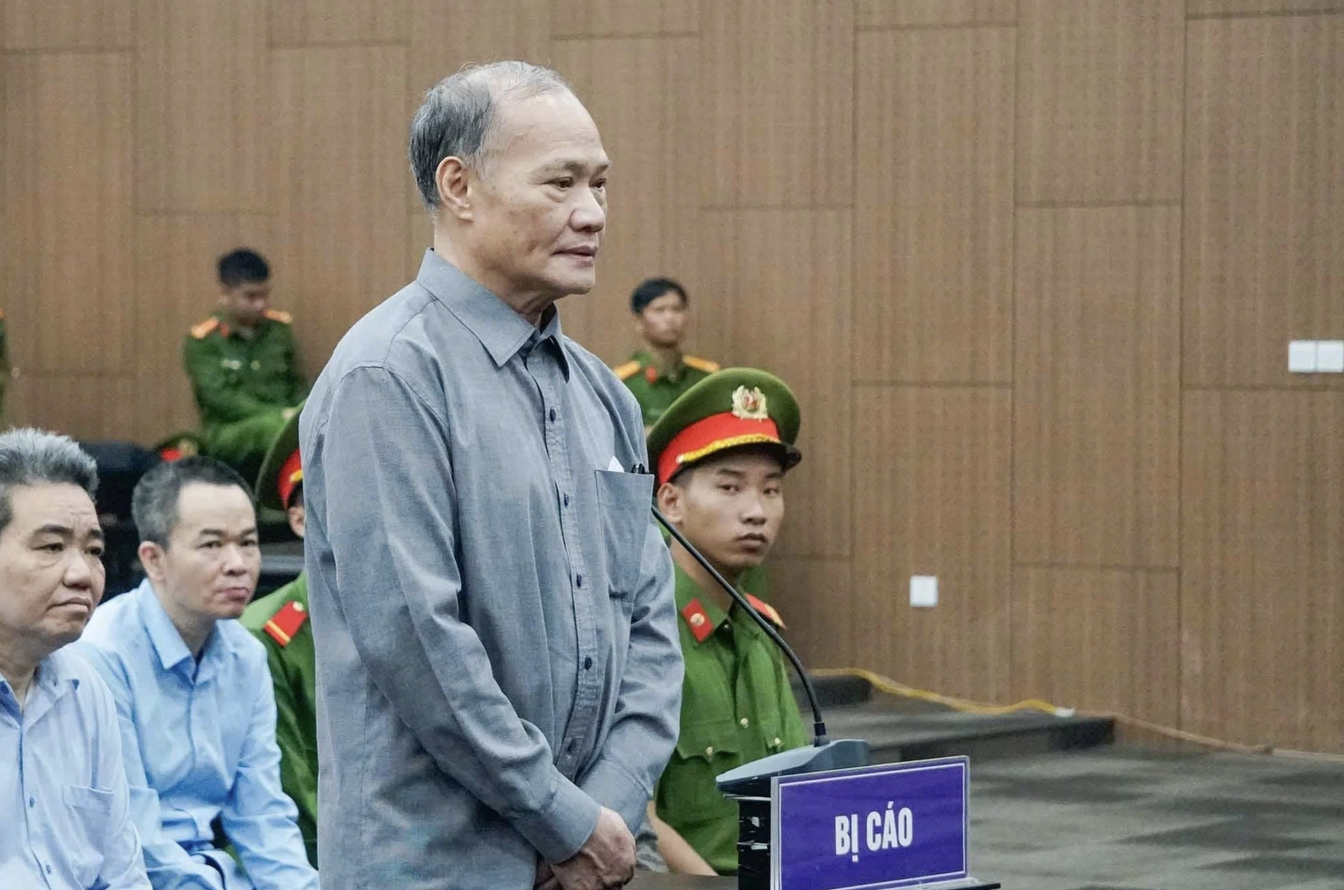 Cựu Thứ trưởng Hoàng Văn Thắng nhận hối lộ 200 . 000 USD trong vụ án gây hậu quả nghiêm trọng - Ảnh 1.