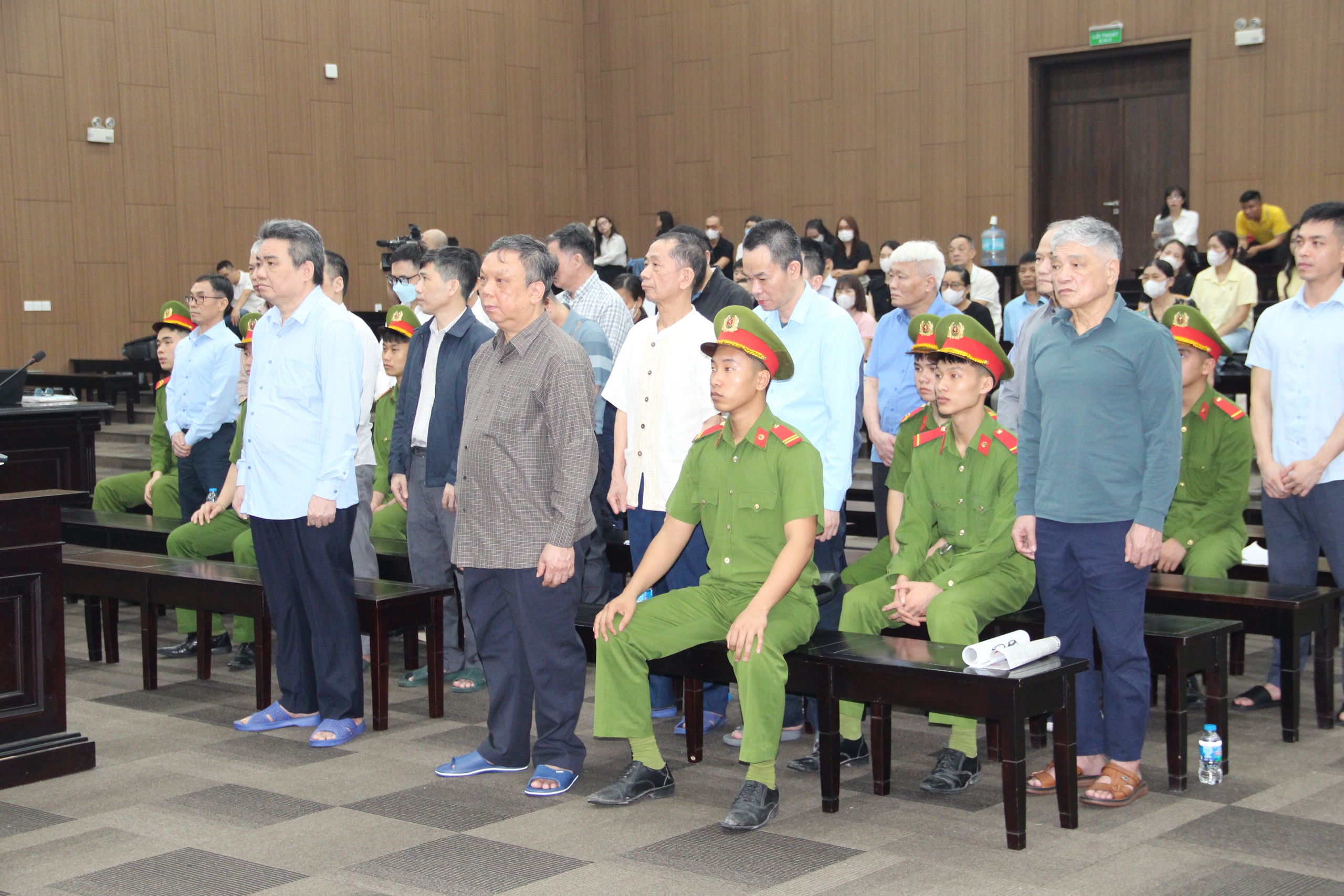 Nhận hối lộ 6,25 tỉ, cựu cục trưởng xuất cảnh sang Canada, đến nay chưa bắt được- Ảnh 1.