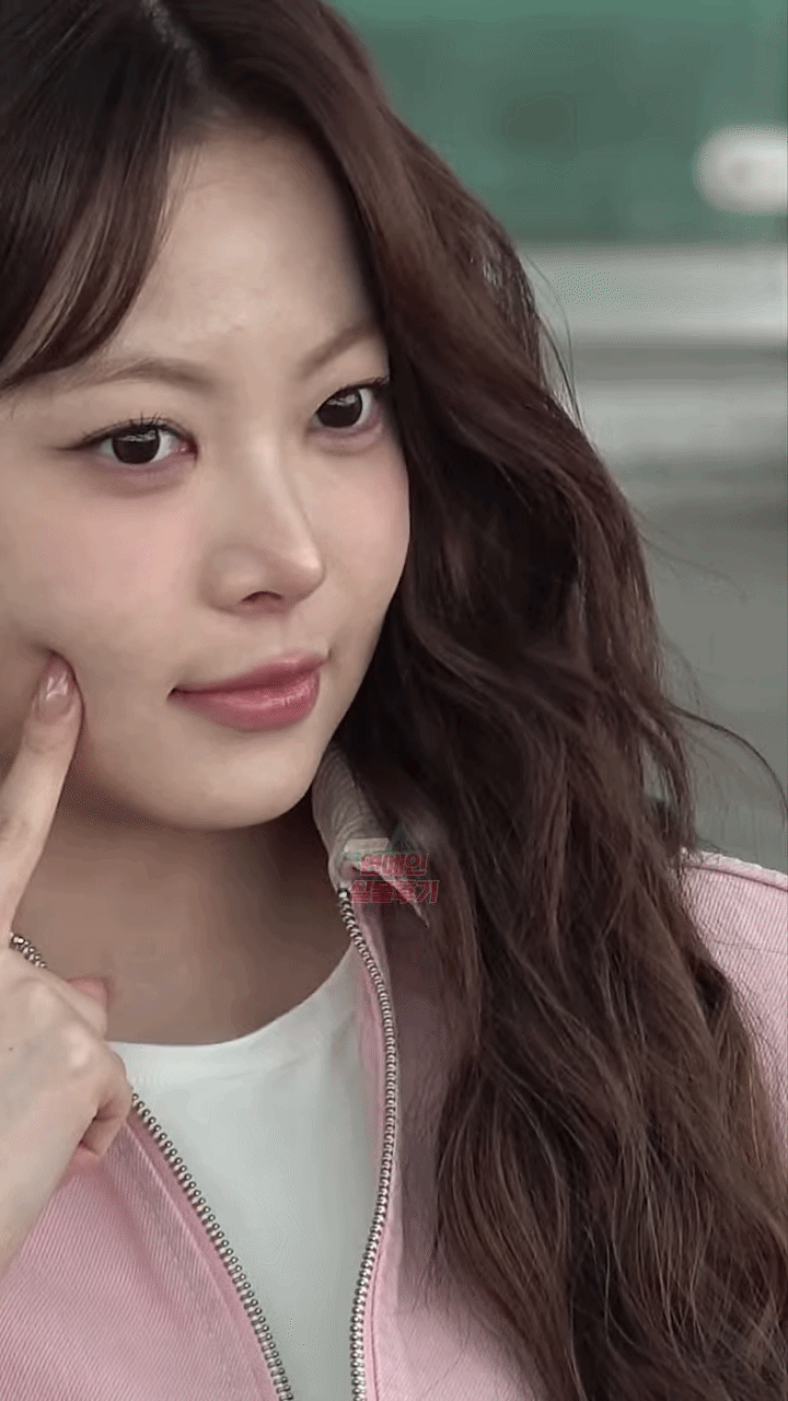 Nhan sắc giả dối của thành viên nhóm nữ bị ghét nhất Kpop, ai bảo giống “công chúa Kpop” vậy?- Ảnh 1.