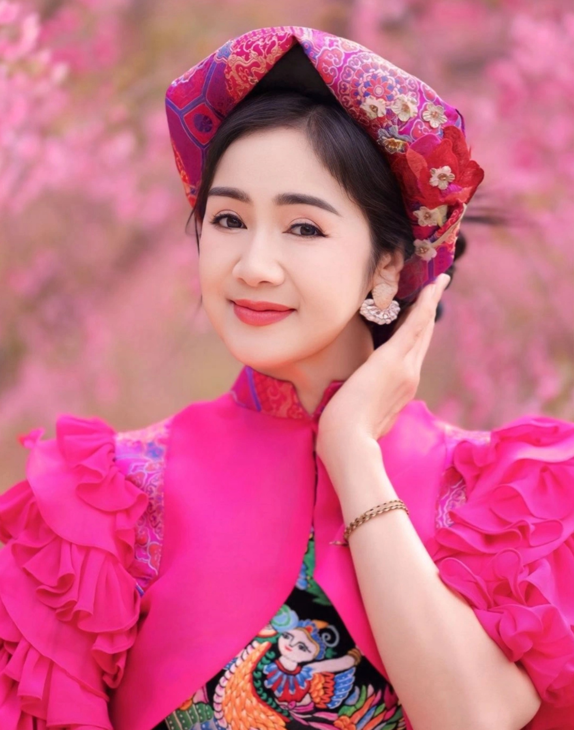 Nhan sắc trẻ đẹp không ngờ của nữ hoàng ảnh lịch Thu Hà ở tuổi U60 - 1