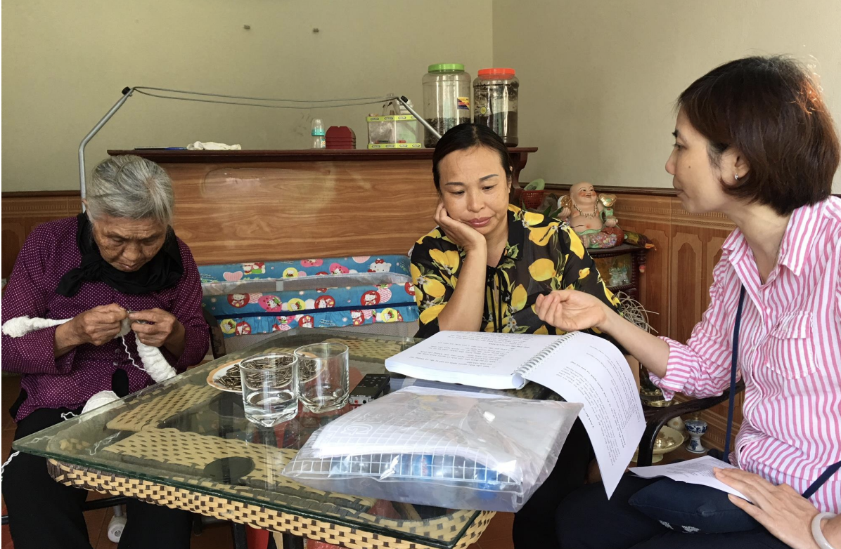 Nhiều gia đình rơi vào căng thẳng, trầm cảm khi chăm sóc người thân sa sút trí tuệ - Ảnh 2. sa sút trí tuệ - Ảnh 2.