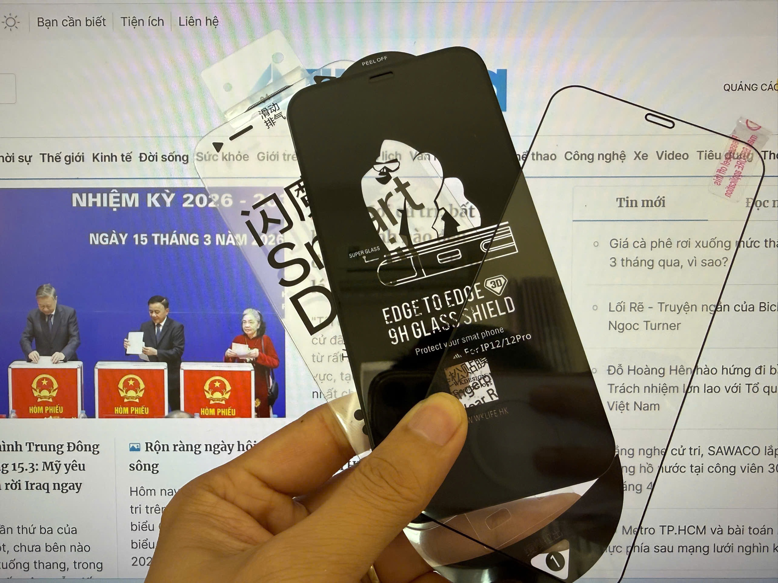 Nhiều người đang lãng phí tiền vì miếng dán màn hình đắt đỏ? 1 Nhiều người đang lãng phí tiền vì miếng dán màn hình đắt đỏ - Ảnh 1.