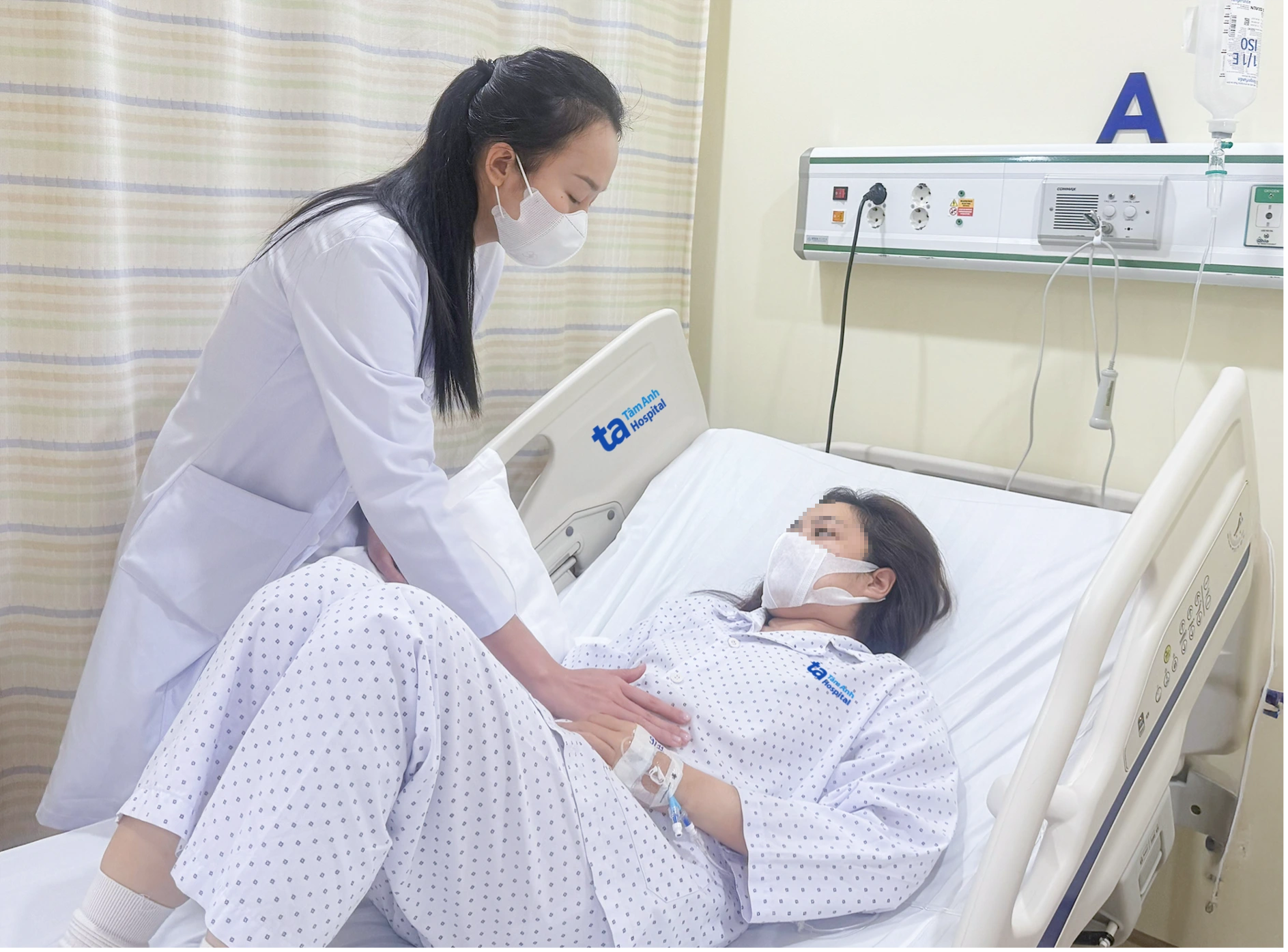 Nhiều người nhập viện sau ăn bánh mì, nghi ngộ độc thực phẩm 1 TP.HCM: Hàng loạt người nhập viện sau ăn bánh mì nghi ngộ độc thực phẩm - Ảnh 1.