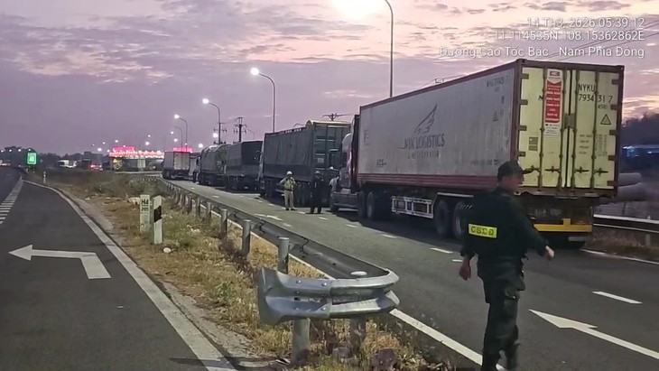Nhiều tài xế dừng, đỗ sai quy định trên cao tốc bị lập biên bản 3 cao tốc - Ảnh 4.