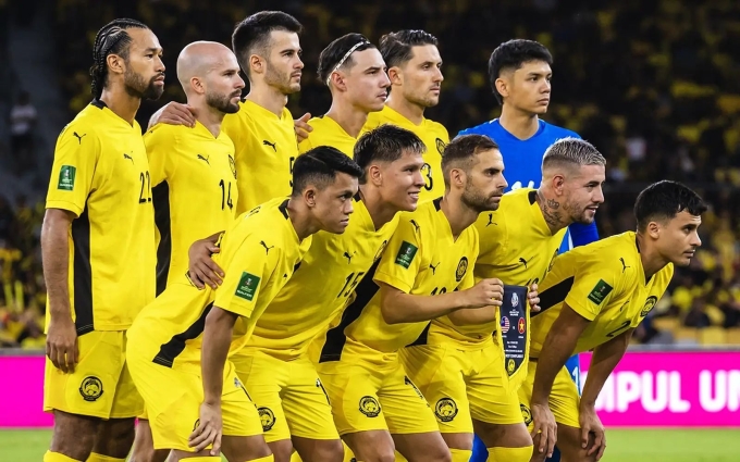 Đội hình ra sân Malaysia trong trận thắng Việt Nam 4-0 ở lượt hai bảng F vòng loại cuối Asian Cup 2027, trên sân Bukit Jalil, thành phố Kuala Lumpur, Malaysia ngày 10/6/2025. Ảnh: Bernama