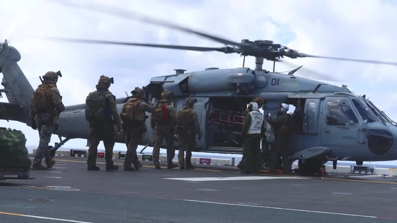 Nhóm tác chiến đổ bộ đầu tiên của Mỹ có mặt tại Trung Đông